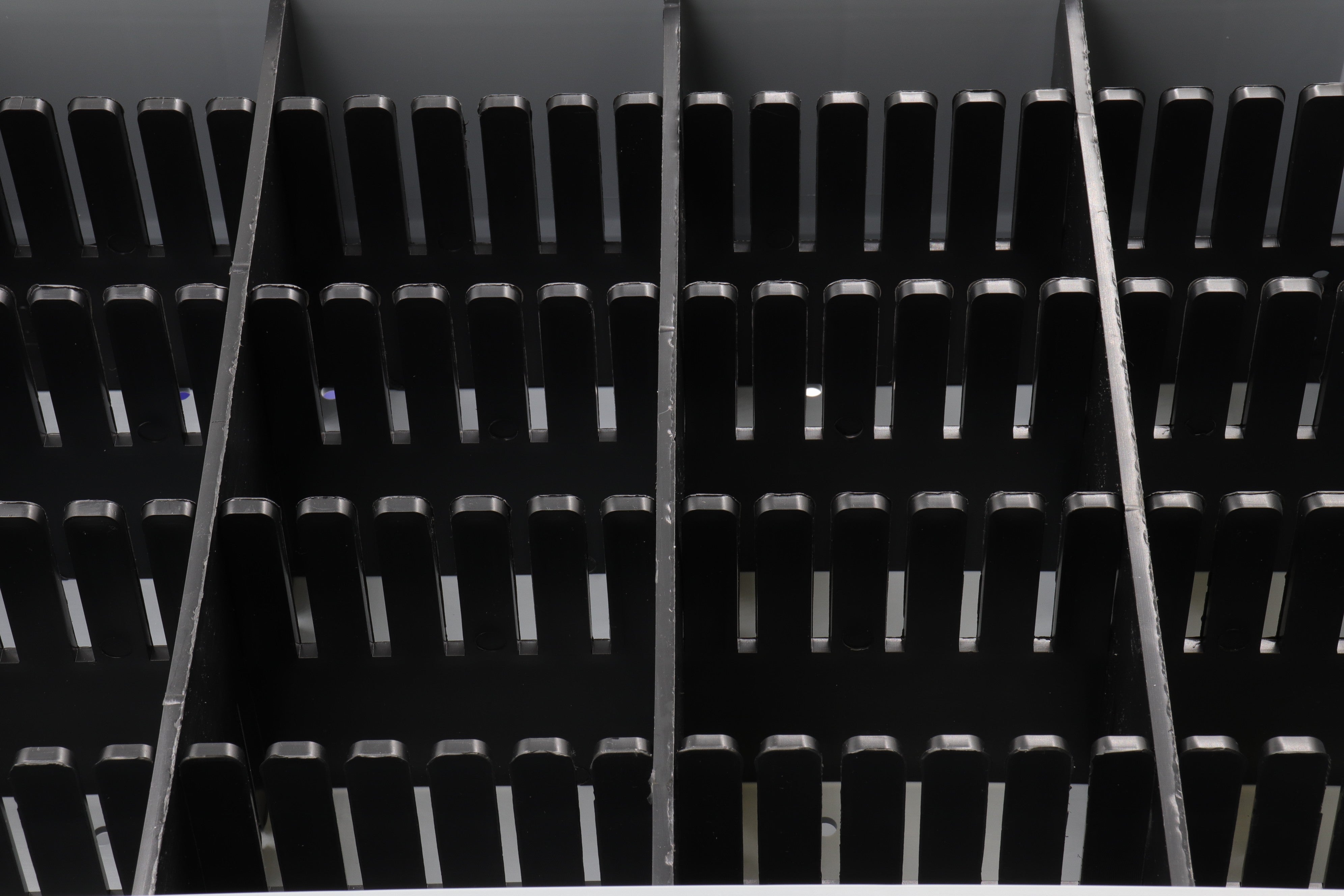 KLT Eurobehälter 600x400x147 mm (LxBxH), inkl. Gefachteiler (Längs- und Querteiler)